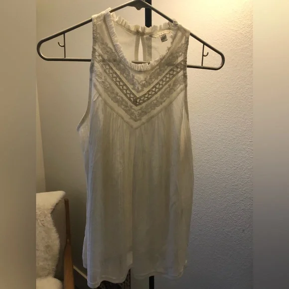 Lucky Brand - Flowy Lace Sleeveless Top - S/P - Picture 2 of 5